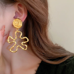 Load image into Gallery viewer, Golden Bloom Earrings
