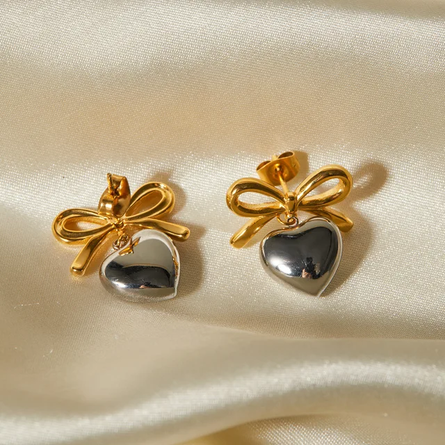 HEART & BOW EARRING