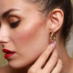 Load image into Gallery viewer, Aurum Pearl Earrings
