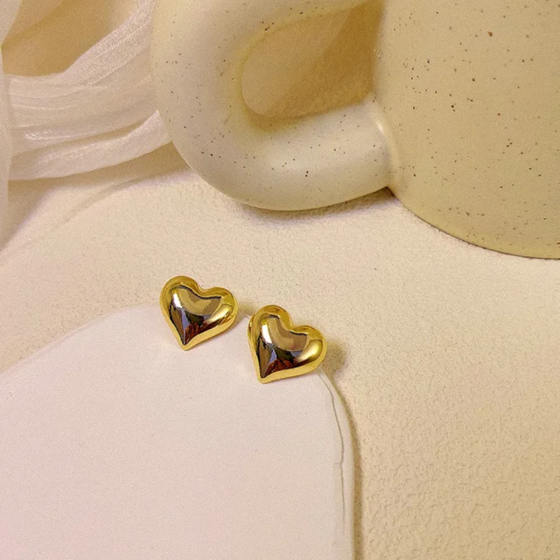 HEART STUDS EARRINGS